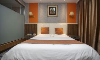 Hot Spring Holiday Hotel