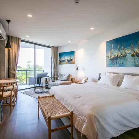 Escape Condominium Beachfront Suites - Mae Phim