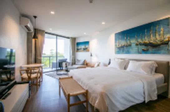 Escape Condominium Beachfront Suites - Mae Phim