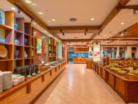 Movenpick Suriwongse Hotel Chiang Mai Hotels near Fa Ham