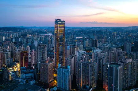 Conrad Chongqing Отели рядом с достопримечательностью «Chongqing University of Commerce and Industry (Lanhuahu Campus)»