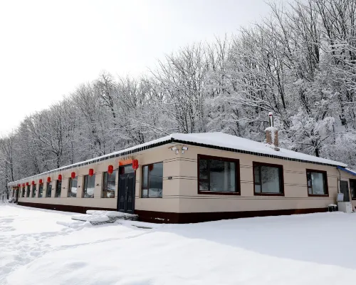 Half Mountain Snow - Xue Gu Xin He Inn (China Xue Gu Scenic Area Store) Hotels in Wuchang