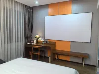 James Joyce Coffetel (Zhuhai Hengqin Port Chimelong Branch) Hotels in Changlong tourism and vacation