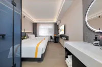 Elong ME Hotel (Zhoukou Xiangcheng Yingbin Avenue Dier Gaoji Middle School) Hotels in Xiangcheng