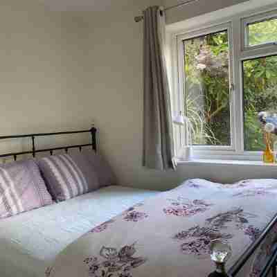 Quiet 1 Bedroom Apartment in Scenic Guildford Rooms