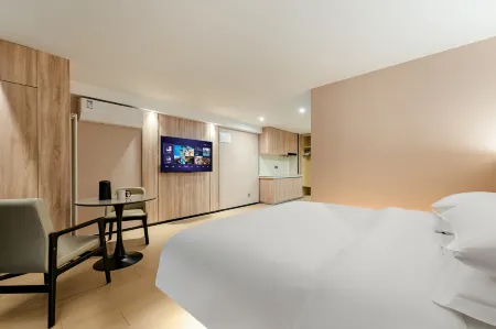 Vientiane Hotel (Zhengzhou Airport Shuanghe Lake Central Park Branch) Отели рядом с достопримечательностью «Huang Di's Hometown»