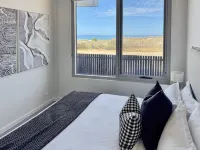 Sea Dunes Luxury Apartment - 10 steps to the beach - Parkplatz