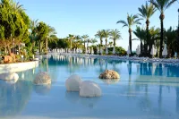 Paloma Perissia - Rooftop Pools