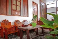 RedDoorz Hostel @ Deomar Hometel & Farm Cafe Vigan Ilocos Hotels in San Vicente