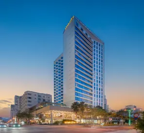 Starcity Hotel & Condotel Beachfront Nha Trang