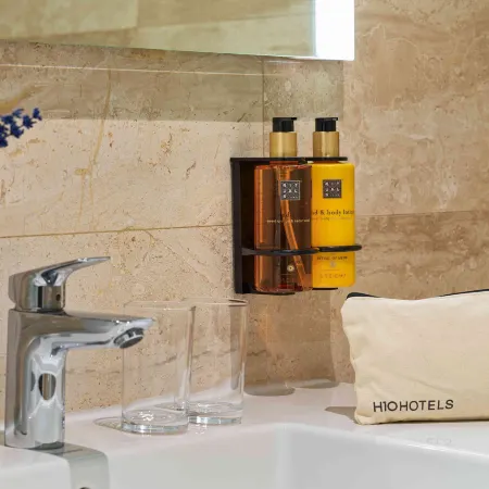 Boutique Hotel H10 Montcada Отели рядом с достопримечательностью «Готический квартал»