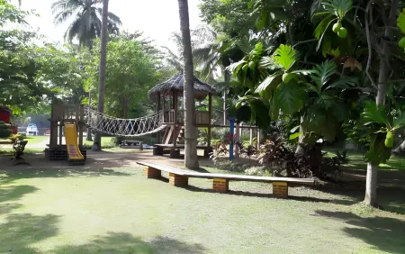 Villa Marina Anyer Отели в г. Серанг