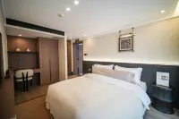 COURTYARD HOTEL