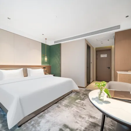 Yining Yijing Hotel (Six Star Street Scenic Area Branch)