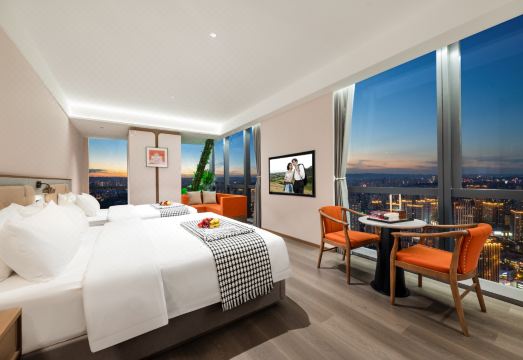 3. 세븐 오클락 호..