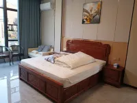 Jiufeng Town Stream Side Homestay - Balkoner