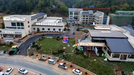 Qingyun Qingjiu Homestay (Shangyou) Отели в г. Шанъю