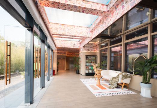 2. 리틀 하카 호텔..