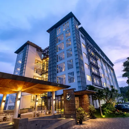 Clove Hotel Bandung Отели рядом с достопримечательностью «Парк развлечений Dago Dreampark»