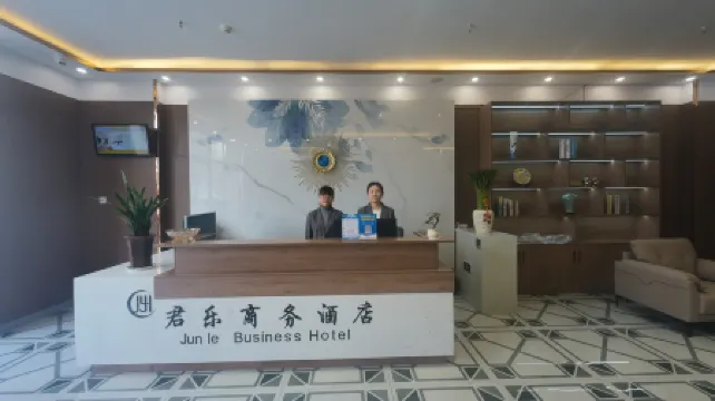 Pingliang Junle Business Hotel
