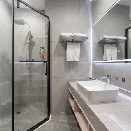 Kyriad Marvelous Hotel