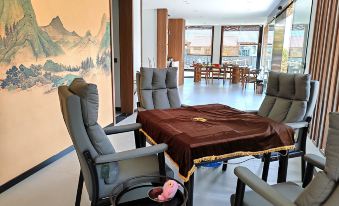 Hanyuan Hushang Yunju Homestay