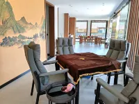 Hanyuan Hushang Yunju Homestay