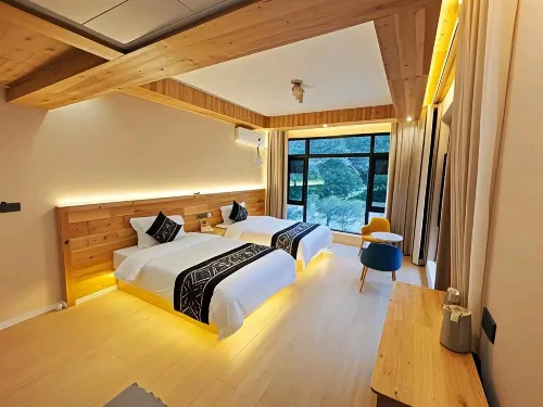 Danba Moyun Shanju Homestay