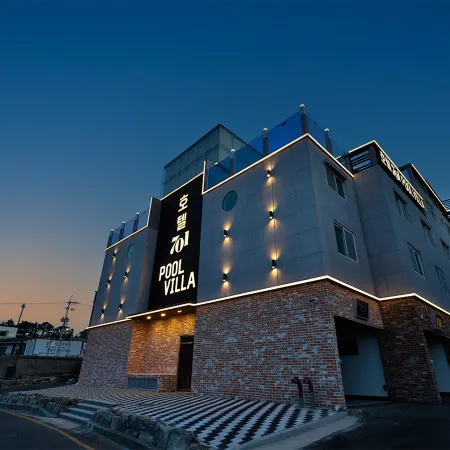 hotel701 pool villa