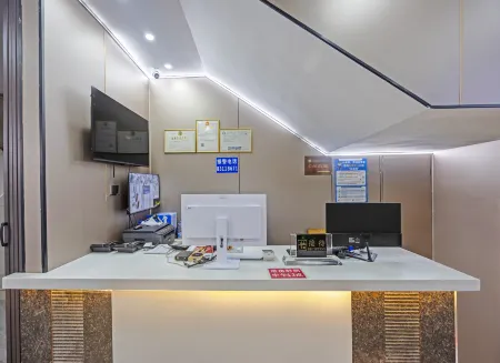 Yimi Hotel (Guangzhou Railway Station Square Branch) Отели рядом с достопримечательностью «Guangzhou Mechanical Section Comprehensive Stadium»