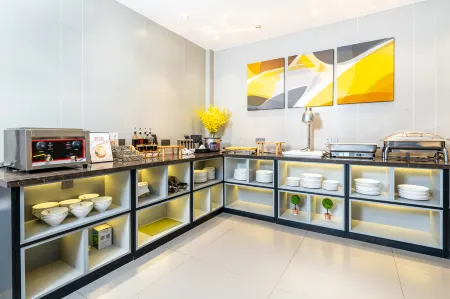 Homeinn Selected Hotel (Rizhao Lanshan Bus Station) Отели рядом с достопримечательностью «a ye shan feng jing qu»