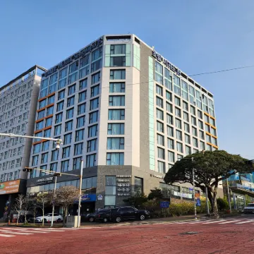 Seogwipo JS Hotel Hotels near Seri World