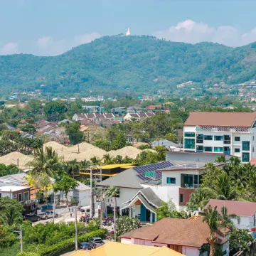 Coco Retreat Phuket Resort and Spa Отели рядом с достопримечательностью «Храм Чалонг»