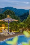 Floral Hotel·Moganshan Jianyi Hotel - مسبح خاص