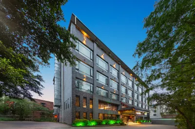 Rezen Retreat Hotel a Dazhou