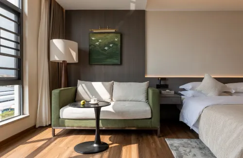 Ruili Bai'an Riverview Hotel (Delong International Jewelry City Branch)