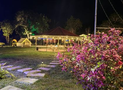 仙本那大紅花度假村（中文管家/免費仙本那碼頭接送/KTV燒烤吧）