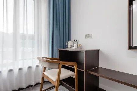 Jifeng Resort Hotel (Wutai Mountain Branch) Отели рядом с достопримечательностью «Baiyun Temple»