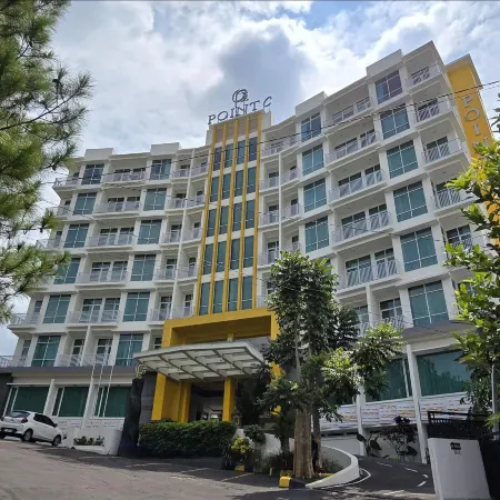 Point C Hotel Bandung Отели рядом с достопримечательностью «Плавучий рынок»