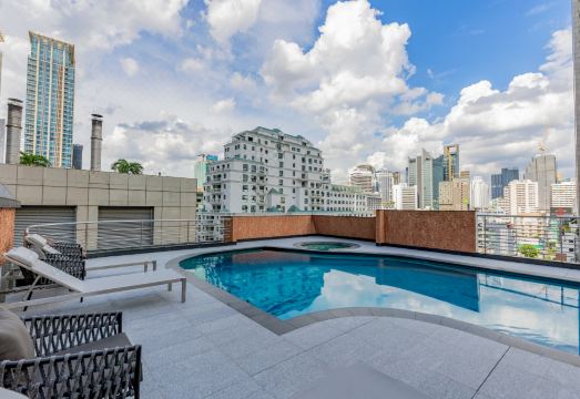 2. 수코타이 레지던..