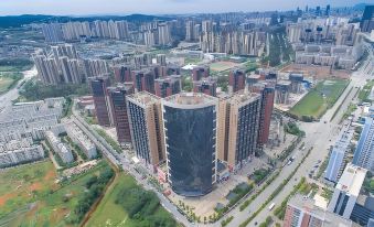 AURORA E-Sports Hotel(Kunming Derun Langyue Bay Agricultural University Branch)