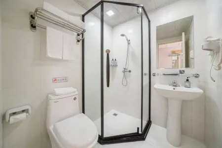 Home Inn (Chengdu Hongxingqiao Metro Station)