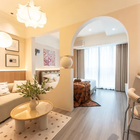 Luochu S Designer Hotel (Ningbo Romon Global Park Branch)
