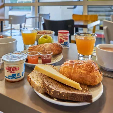 B&B Hotel Caen Sud