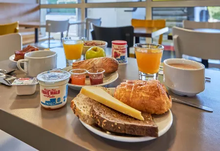 B&B Hotel Caen Sud Отели в г. Барбери