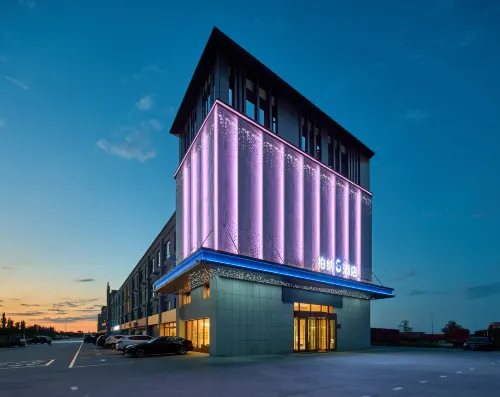 Urba S Hotel (Hu Yang He Branch) - parking