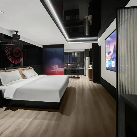 Crystal Designer High-Rise Hotel (Donghai High-Speed Railway Station Pedestrian Street)