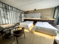 Lingshi Ancient Town Holiday Hotel