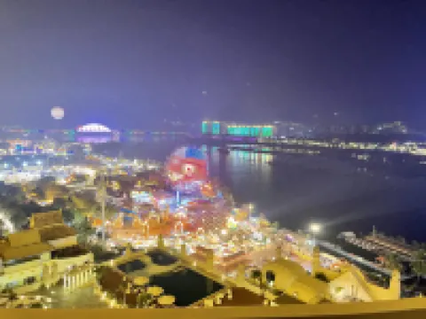 Lanshe River View Boutique Stay (Gaozhuang Xishuangjing Starlight Night Market)