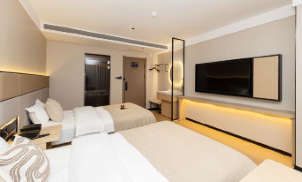 Pingtan Mingyue Lanting Hotel ( Longwangtou Beach)